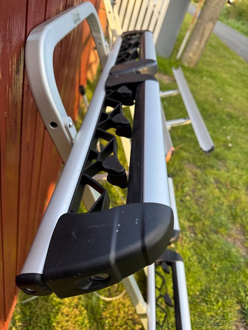 Originální nosič lyží a snowboardů jeep wrangler jk