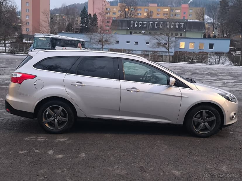 Ford Focus 2.0 tdci 103kw,6q,titanium,2014