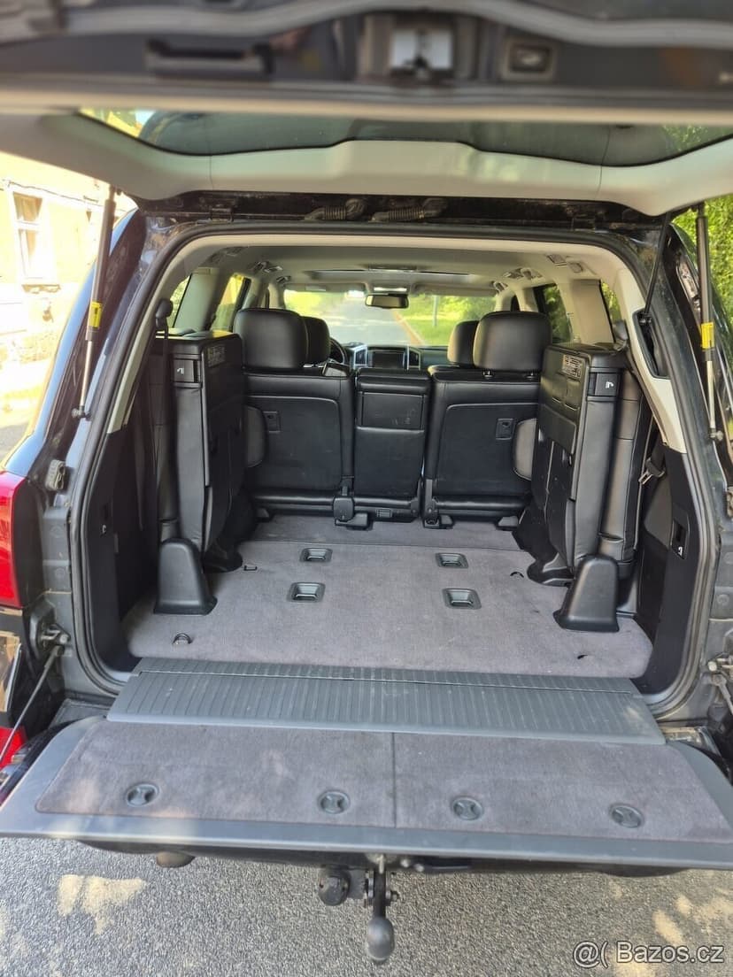 Toyota Land Cruiser 4x4 (Model VDJ200L)