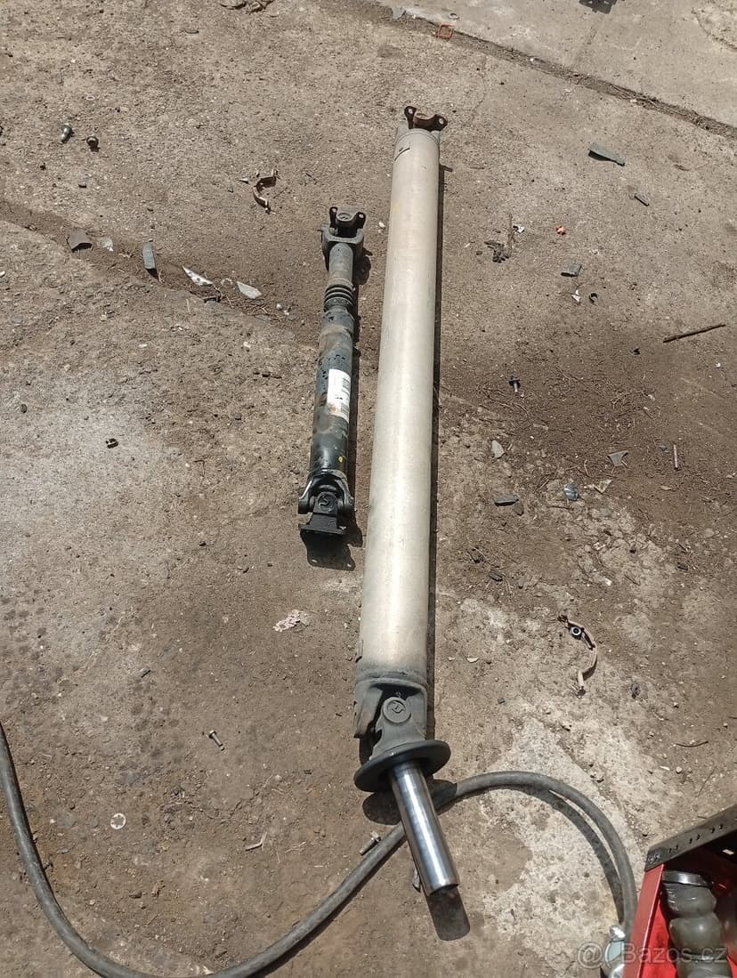 NISSAN NAVARA D23, 2,3CDI RV 2021 KARDAN PŘEDNÍ A ZADNÍ