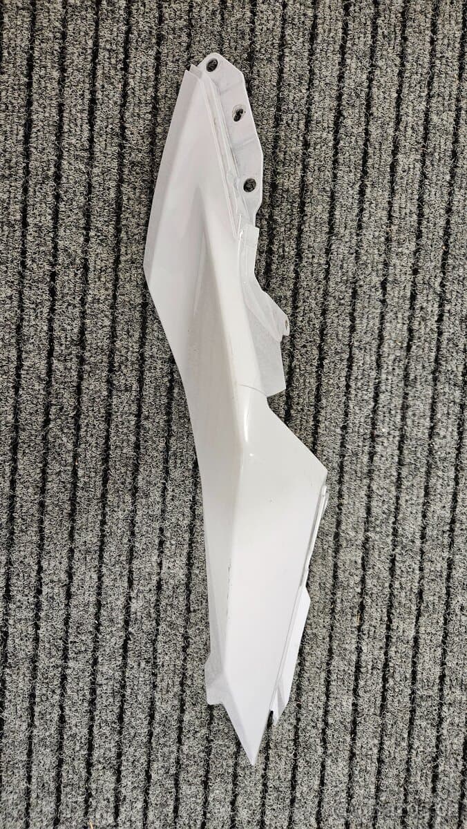 Kawasaki Ninja 300 - podsedlová kapota