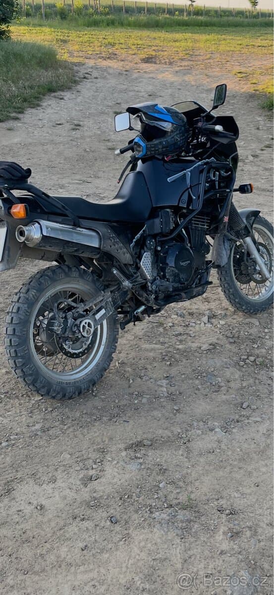 Triumph tiger 900