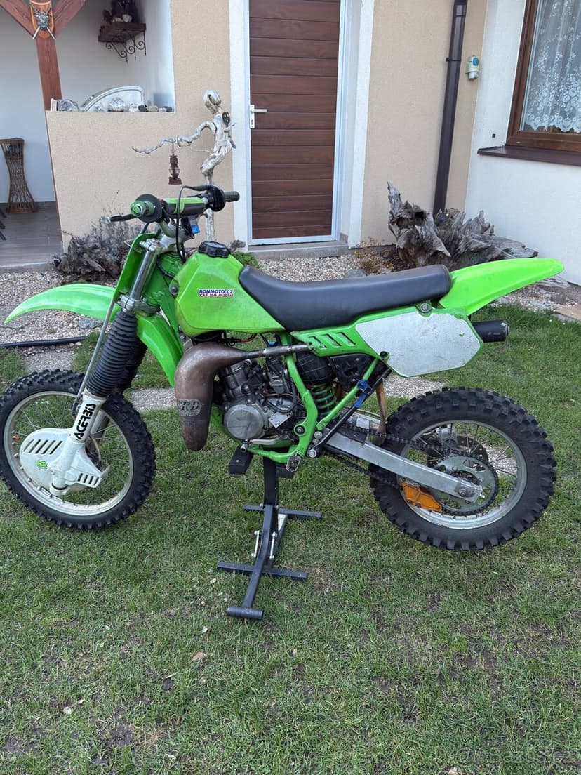 Kawasaki kx 80 nehází jiskru
