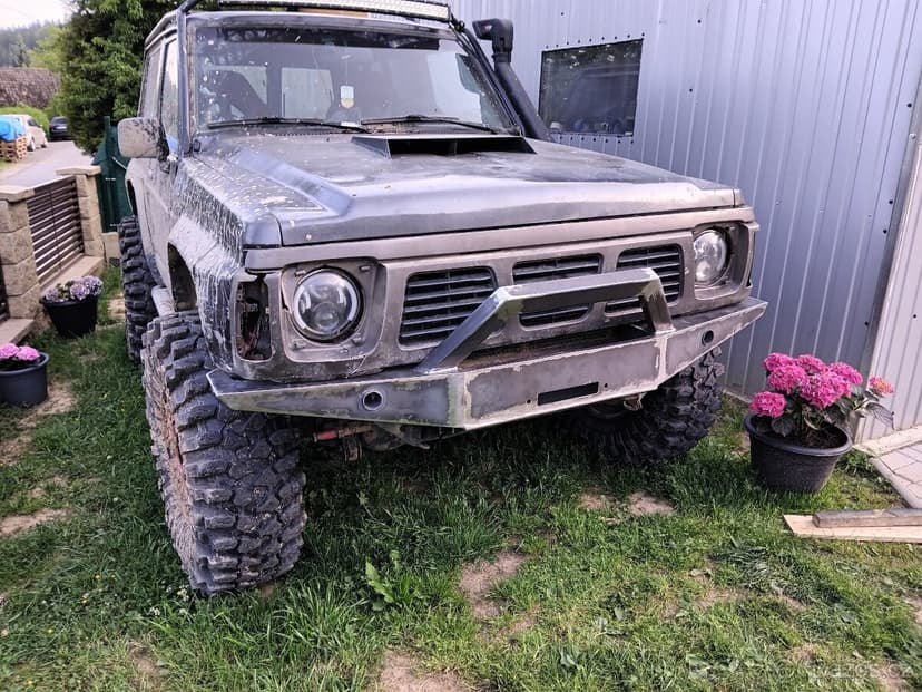 Pevnostní naraznik nissan patrol y60