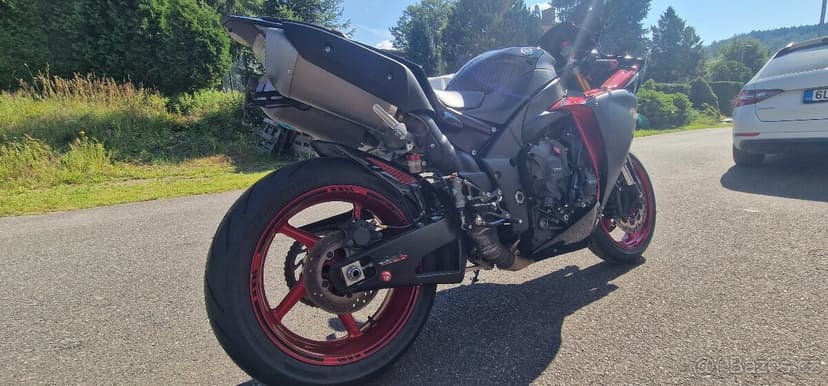 Yamaha r1 rn22 2009 najeto 49000km