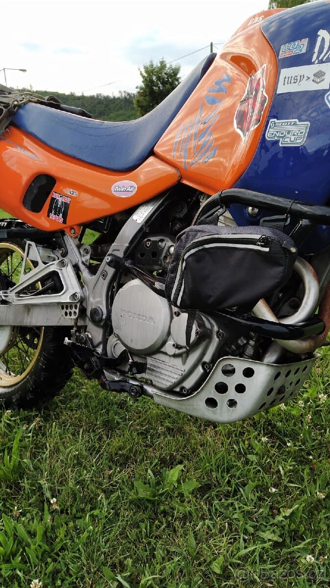 Honda Dominátor 650