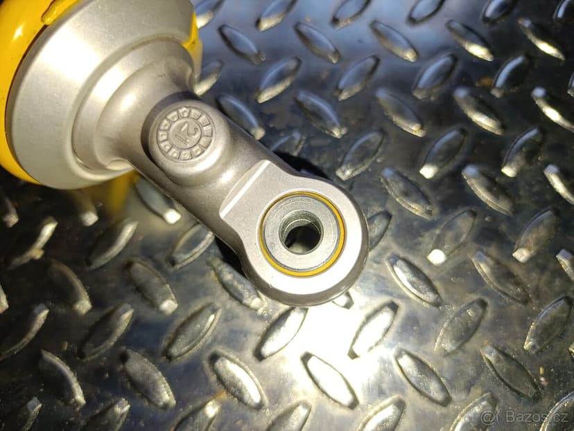 Panigale v4 streetfighter v4 tlumič