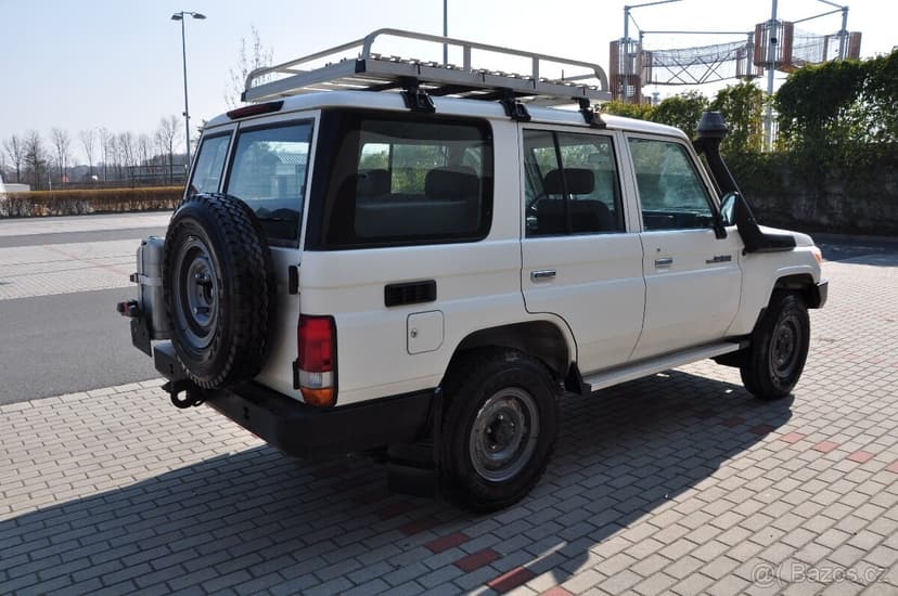 Toyota HZJ 76 LandCruiser - NOVÉ AUTO - 35 km - 4.2 Diesel
