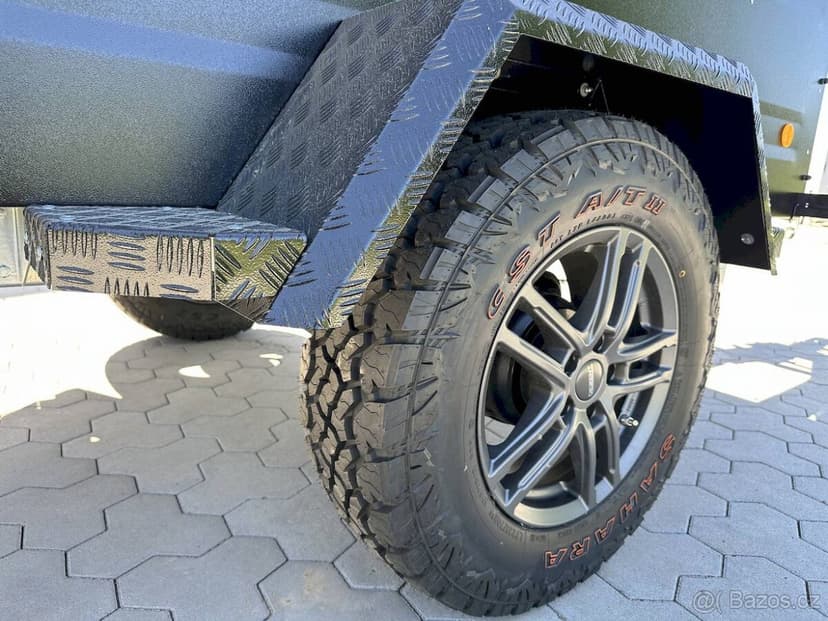 OFFROAD Přívěsný Vozík s Poklopem 1300Kg CAMPING,RYBAŘENÍ