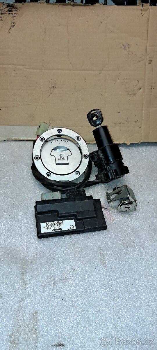 Honda vfr 800 vtec abs dual cbs systém