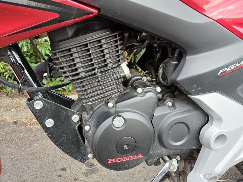 Honda CB 125 F jen 5700Km