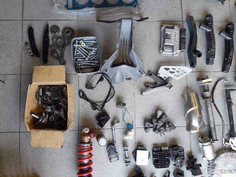 BMW S1000RR nahradni dily