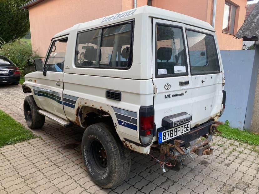 Toyota Land Cruiser KZJ73 na náhradné diely