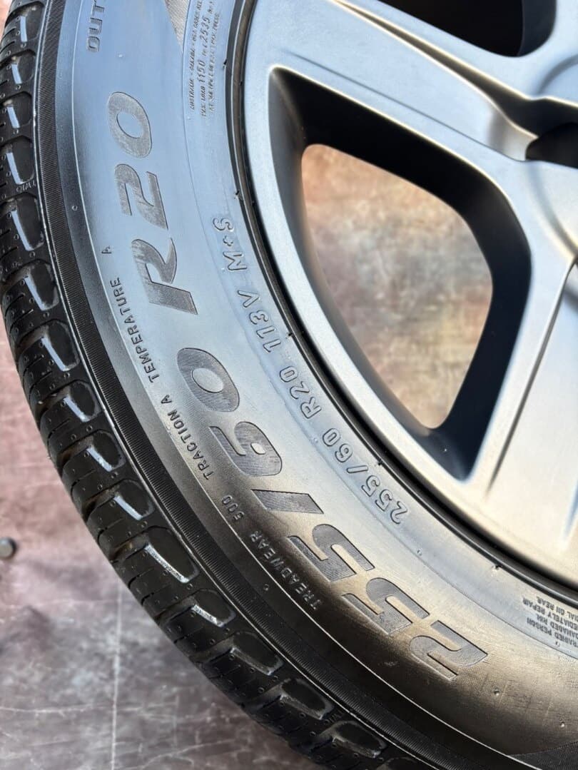 Originální alu kola Land Rover Defender 255/60R20