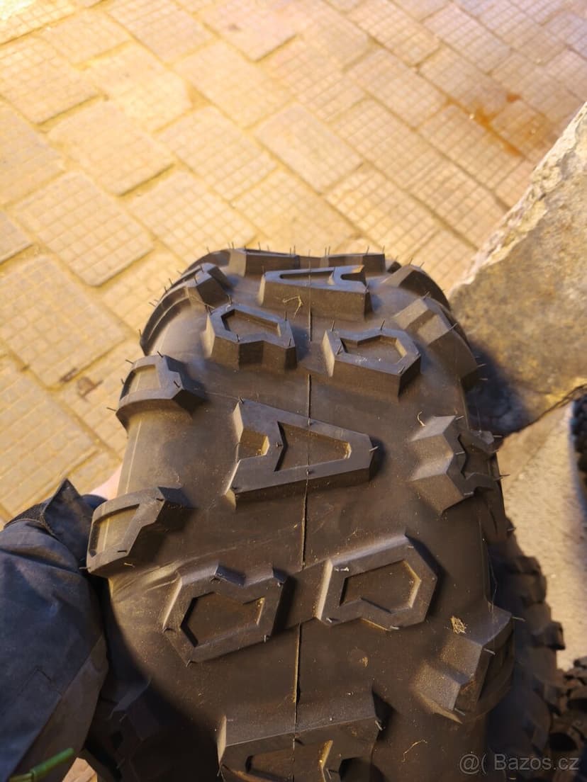 Pneu CST Abuzz 26x8 R12 a 26x10 R12