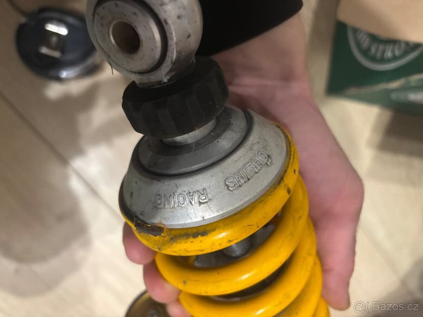Centralni tlumic Ohlins z Yamaha R1 04-06 Rn12