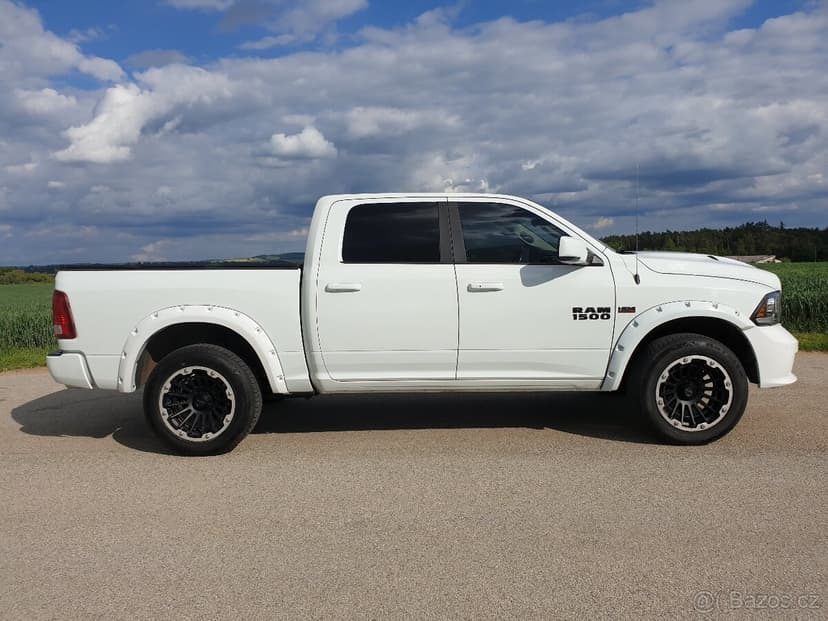 Dodge RAM 1500 Sport 5.7 V8 HEMI 4x4