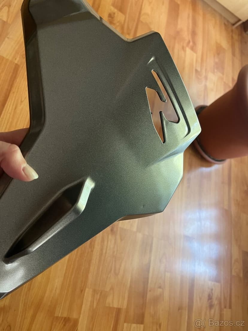 Bmw f900r/xr - Kryt zadního sedadla