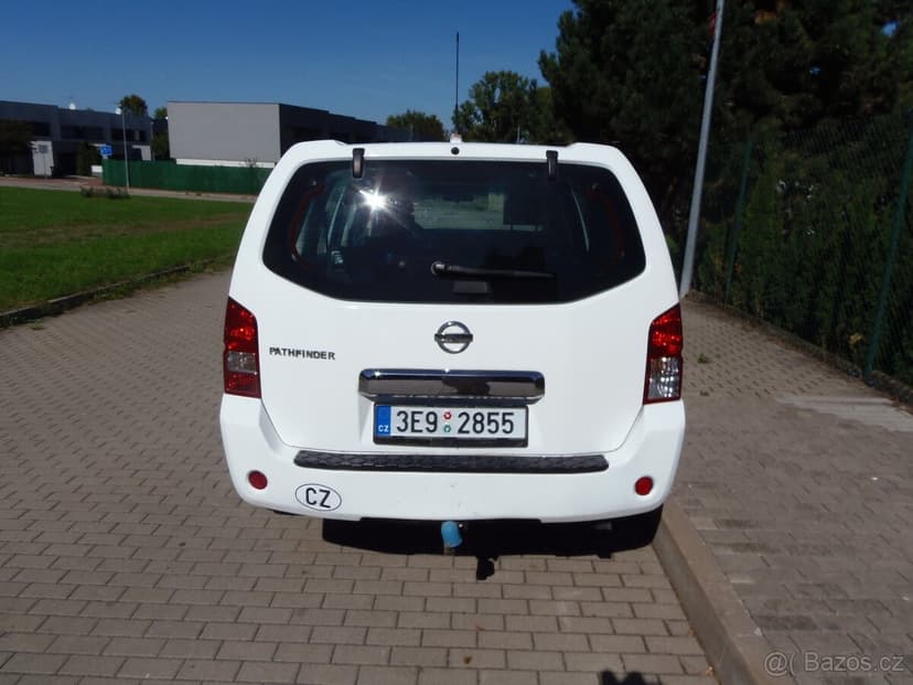 Nissan Pathfinder 2.5 DCi 4x4 manuál tažné 3T