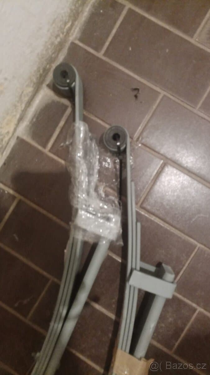 Odpružení a tlumiče na Suzuki Samurai Vitara