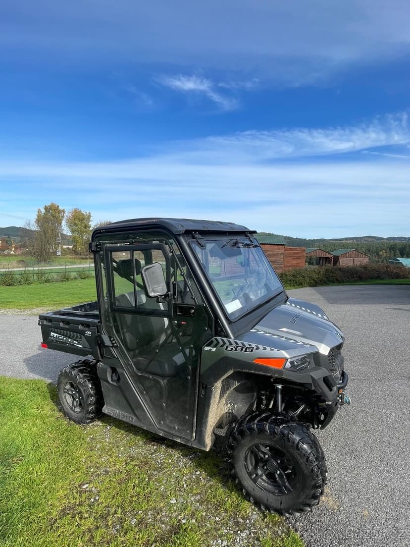 Čtyřkolka CF Moto 600 UTR