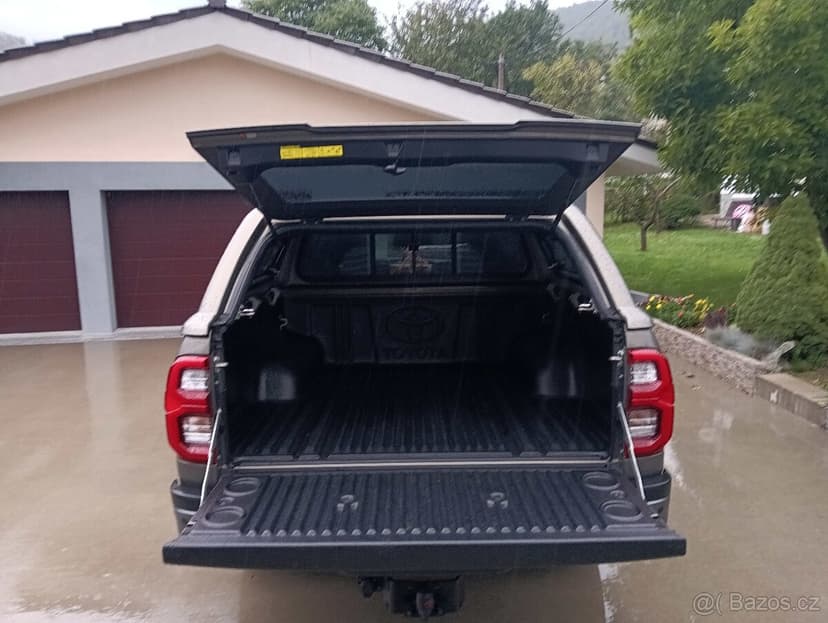Predám Toyota Hilux Invicible