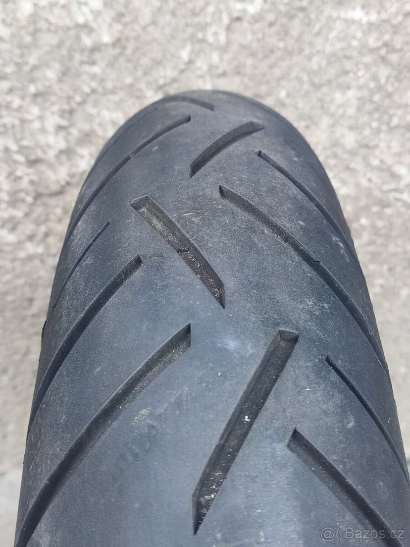 Přední kolo 120/70 R17