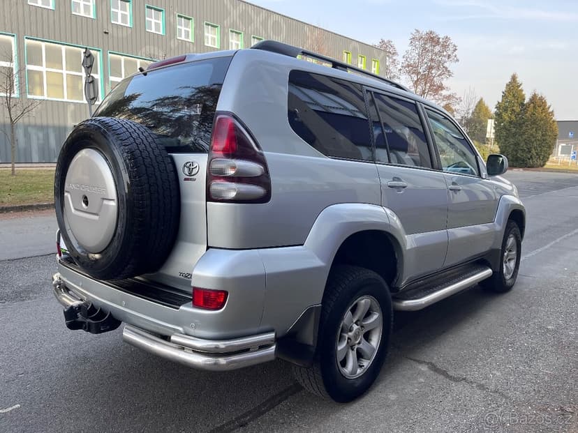 Toyota Land Cruiser 120 3,0D 4WD/automat 8-místný