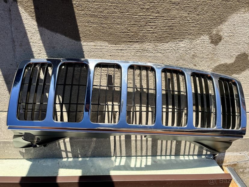 JEEP GRAND CHEROKEE WK Maska