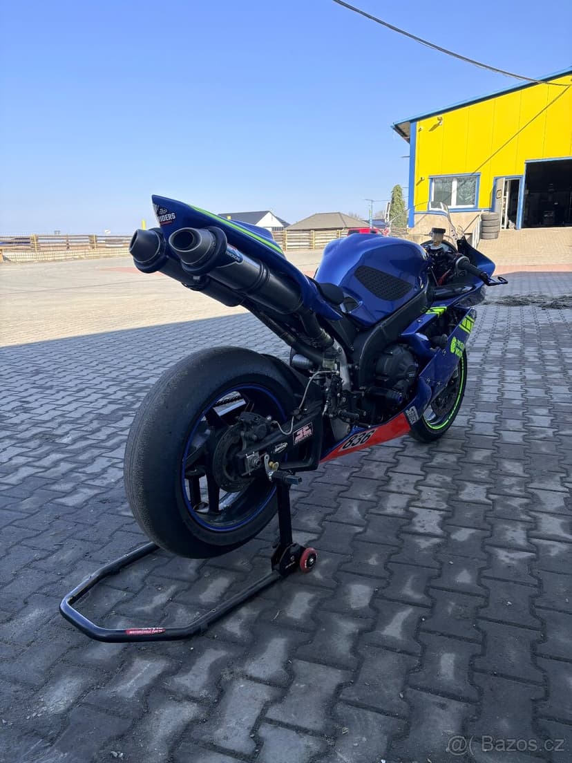 Yamaha R1 okruhovka