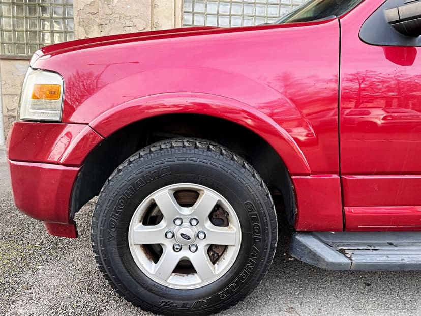 FORD EXPEDITION 5.7 V8 LPG 1.MAJITEL V ČR NOVÁ STK