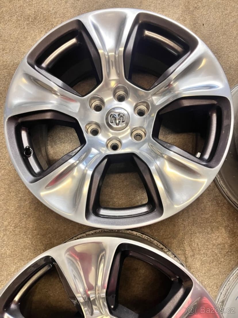 6x139.7 R20 Dodge RAM 1500 5.generace + senzor - TOP