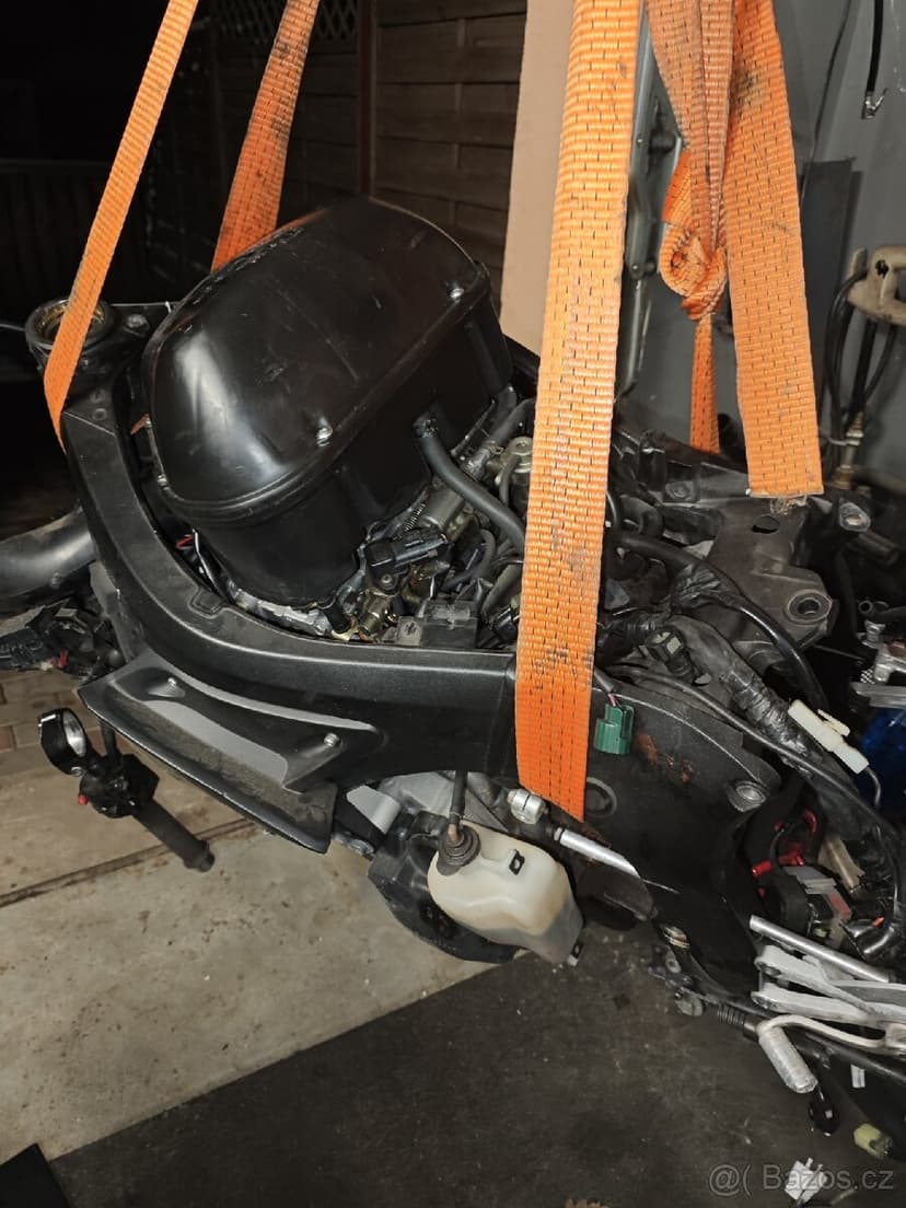 Yamaha R6 RJ09 (2005) – rám + motor, TP