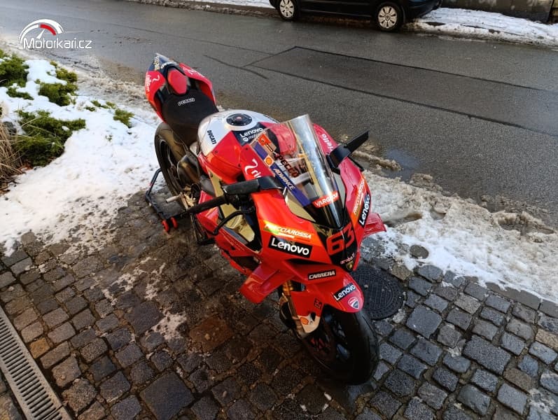 Ducati Panigale V4S 2024 Bagnaia replica N°09