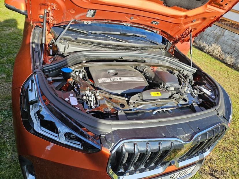 Téměř nové BMW X1 XDrive 30E