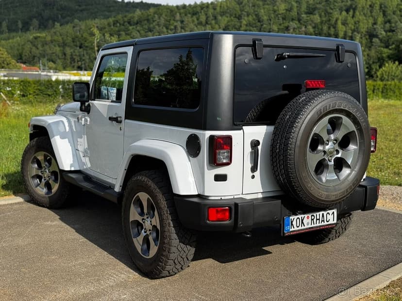 JEEP WRANGLER SAHARA 2.8 nafta, rok 2019