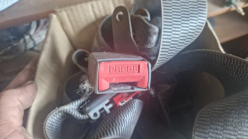 Land Rover Discovery 1 - 6. a 7. sedadlo do kufru