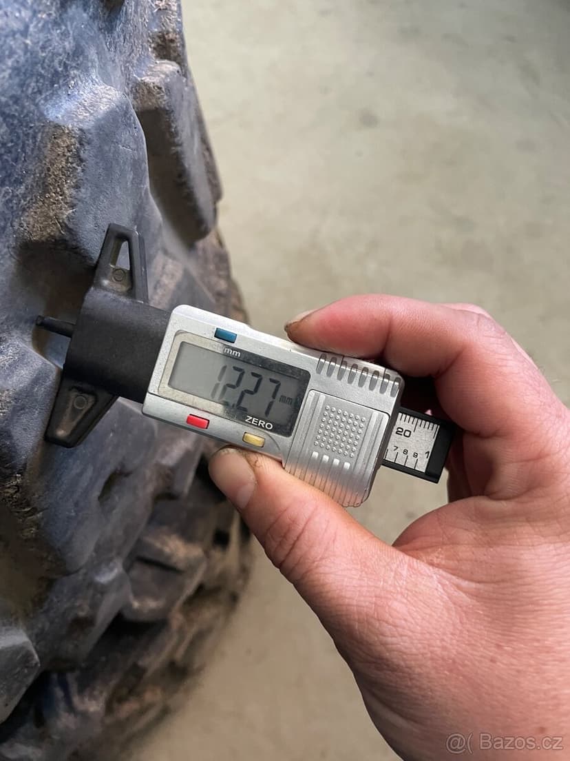 Pneu na ctyrkolku CST abuzz