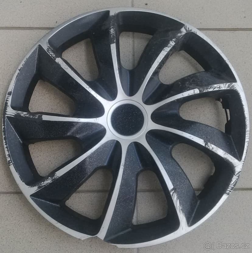 Poklice 15" Delta Quad Versaco Luxury Dacia po 1ks kryt kola