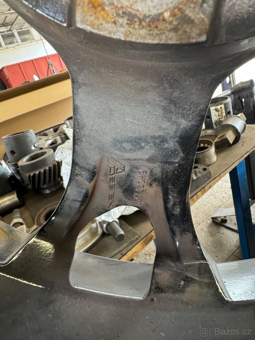 Kola 5x127 r20 na Wrangler JK Jl s pneu BFGOODRICH