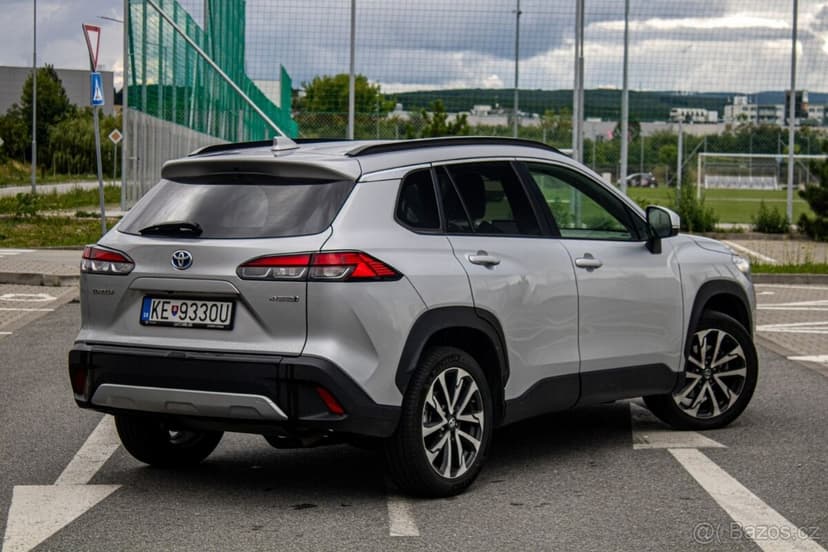 Toyota Corolla Cross 2.0 Hybrid 197k e-CVT STYLE 4x4