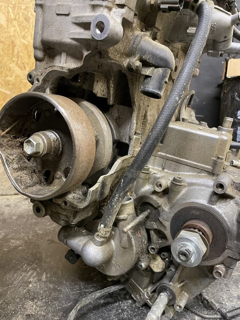 Suzuki GSX-R 1000 K4 díly motoru