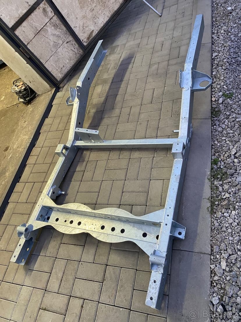 Rám - Rámy na Navara D22 / D40 / Hilux / L200