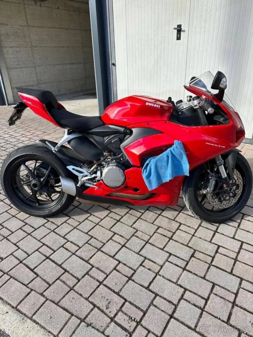 Prodám DUCATI PANIGALE V2