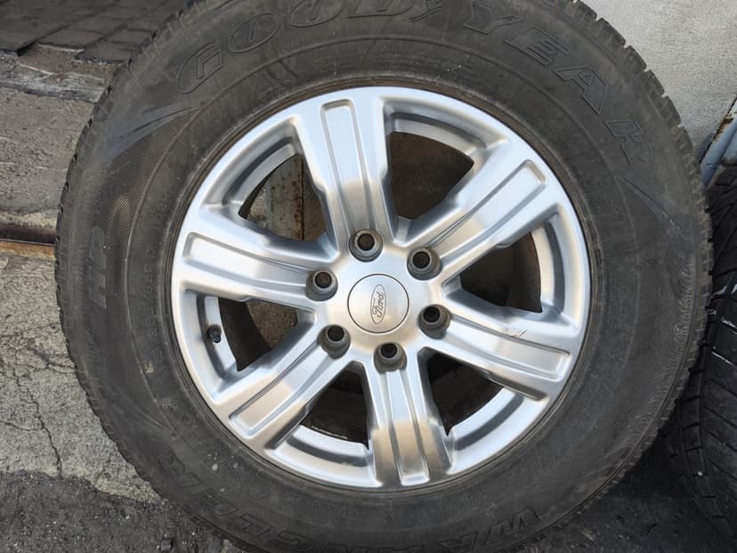 17"alu sada 6x139 origo Ford Ranger 265/65 Goodyear TPMS