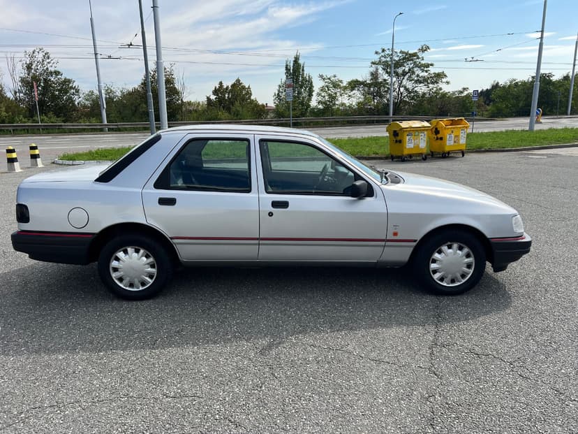 Ford Sierra 2,0i CLX, automat