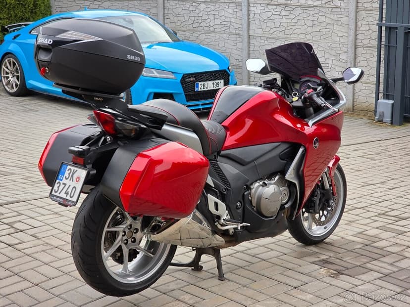Honda VFR 1200F, 3x kufr