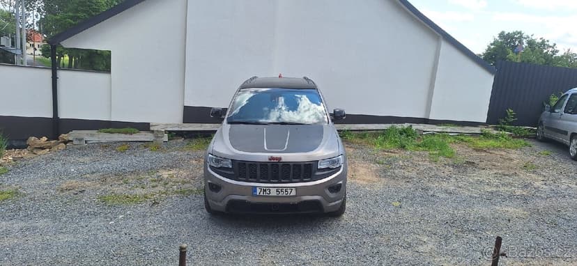 Jeep grand Cherokee overland, 2016 184kw. Odpočet DPH.