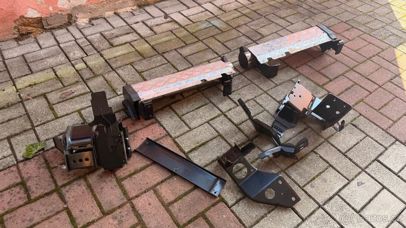 Toyota Land Cruiser 79 DC