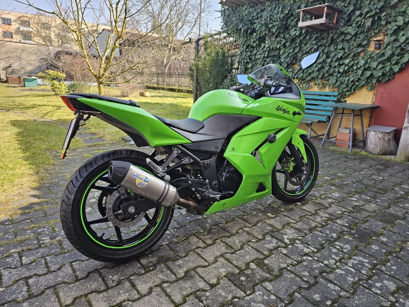 Kawasaki Ninja 250R, najeto 19 tis. km, výfuk Leo Vince